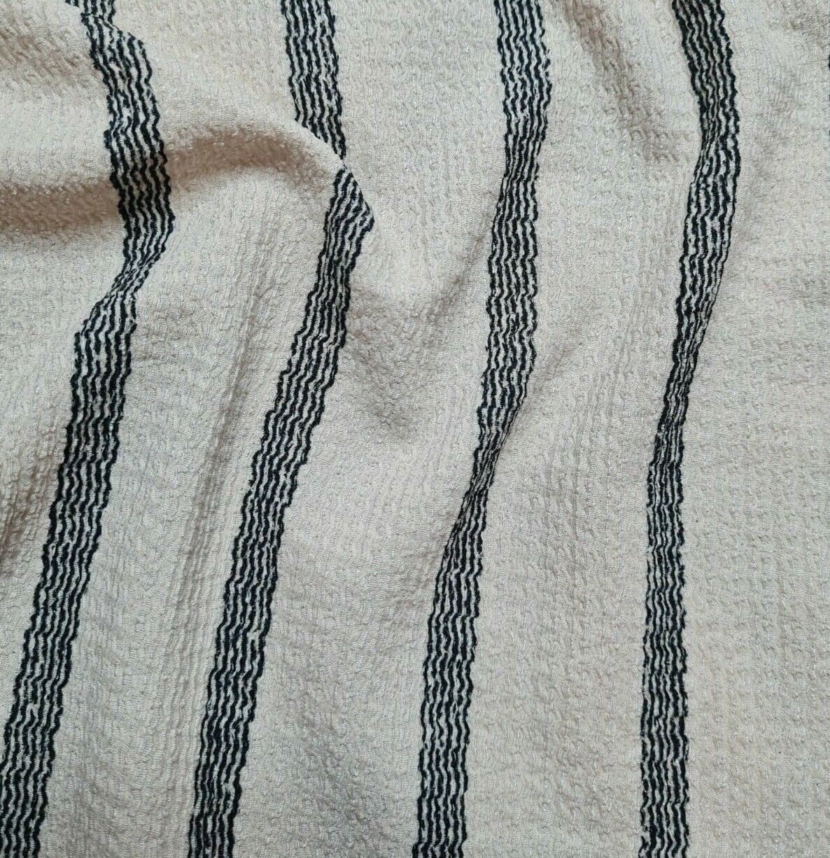 Jersey Fabric Crinkled And Small Figured Black Striped Cream Colour 2Way Stretch - Image 3