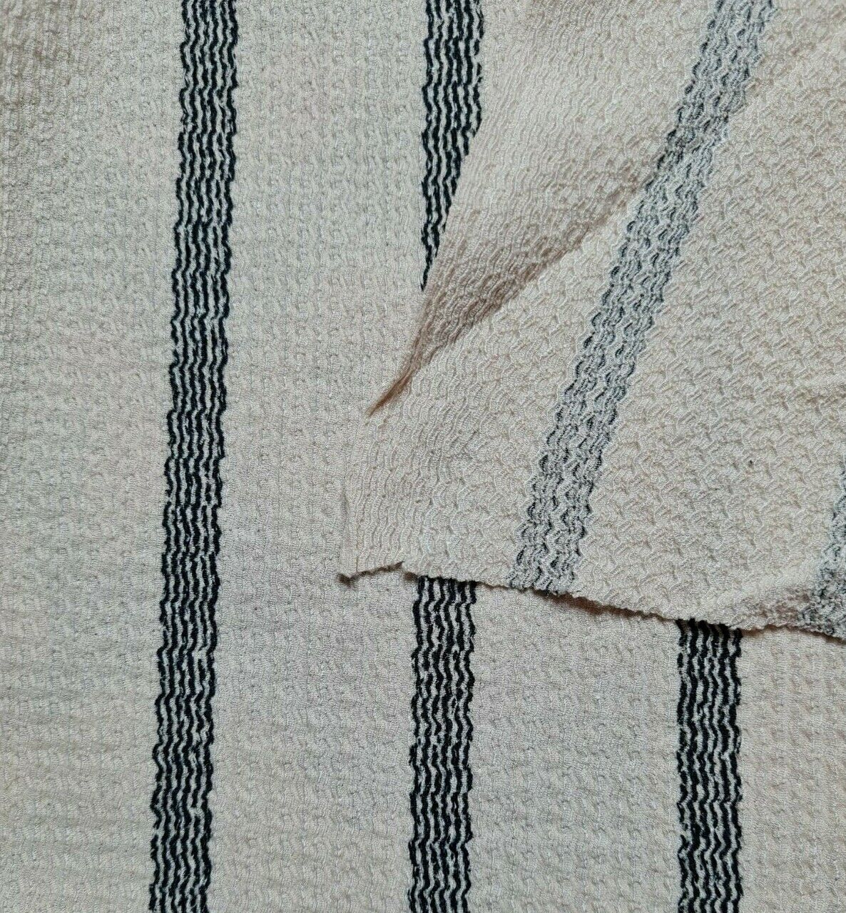 Jersey Fabric Crinkled And Small Figured Black Striped Cream Colour 2Way Stretch - Image 5